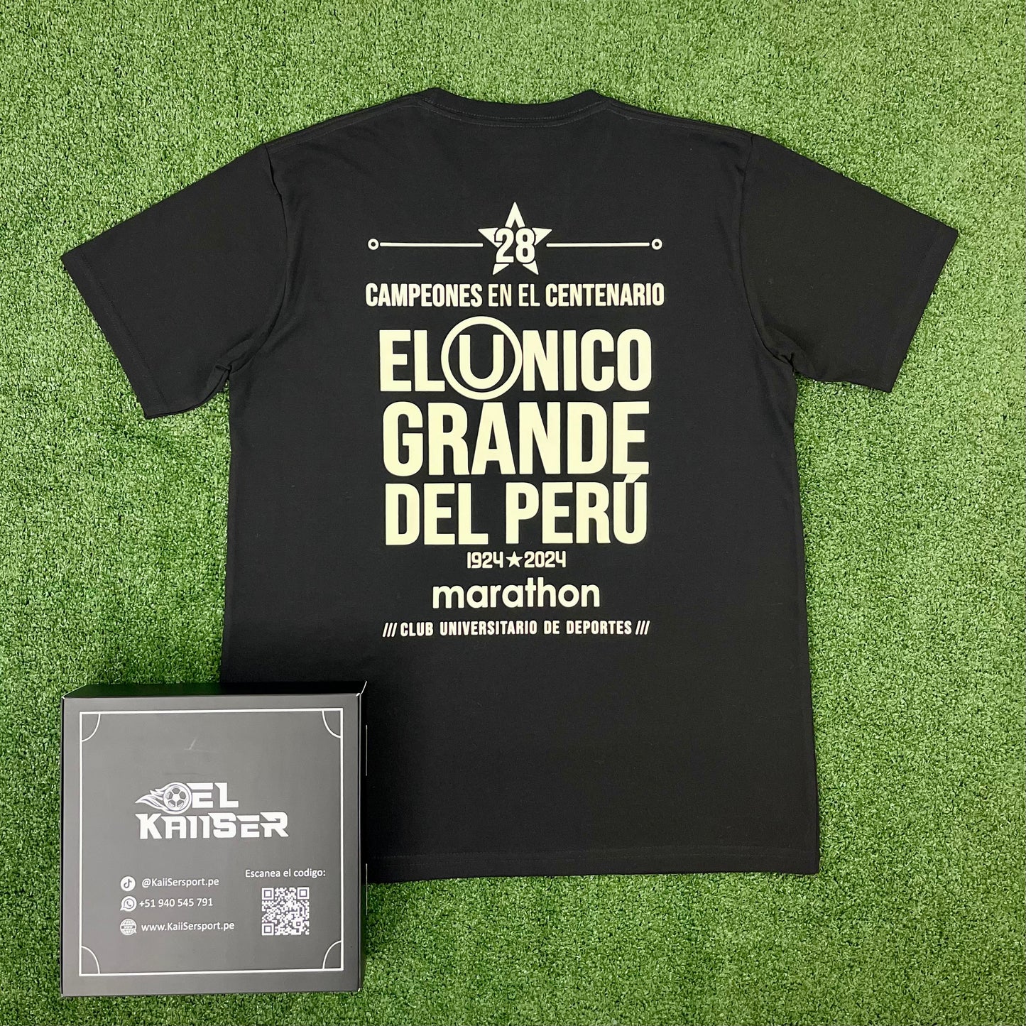 Polo Algodón Negro de Universitario Bicampeón 2024 - Liga1 (Ver. Nacional) - Hombre - #La28