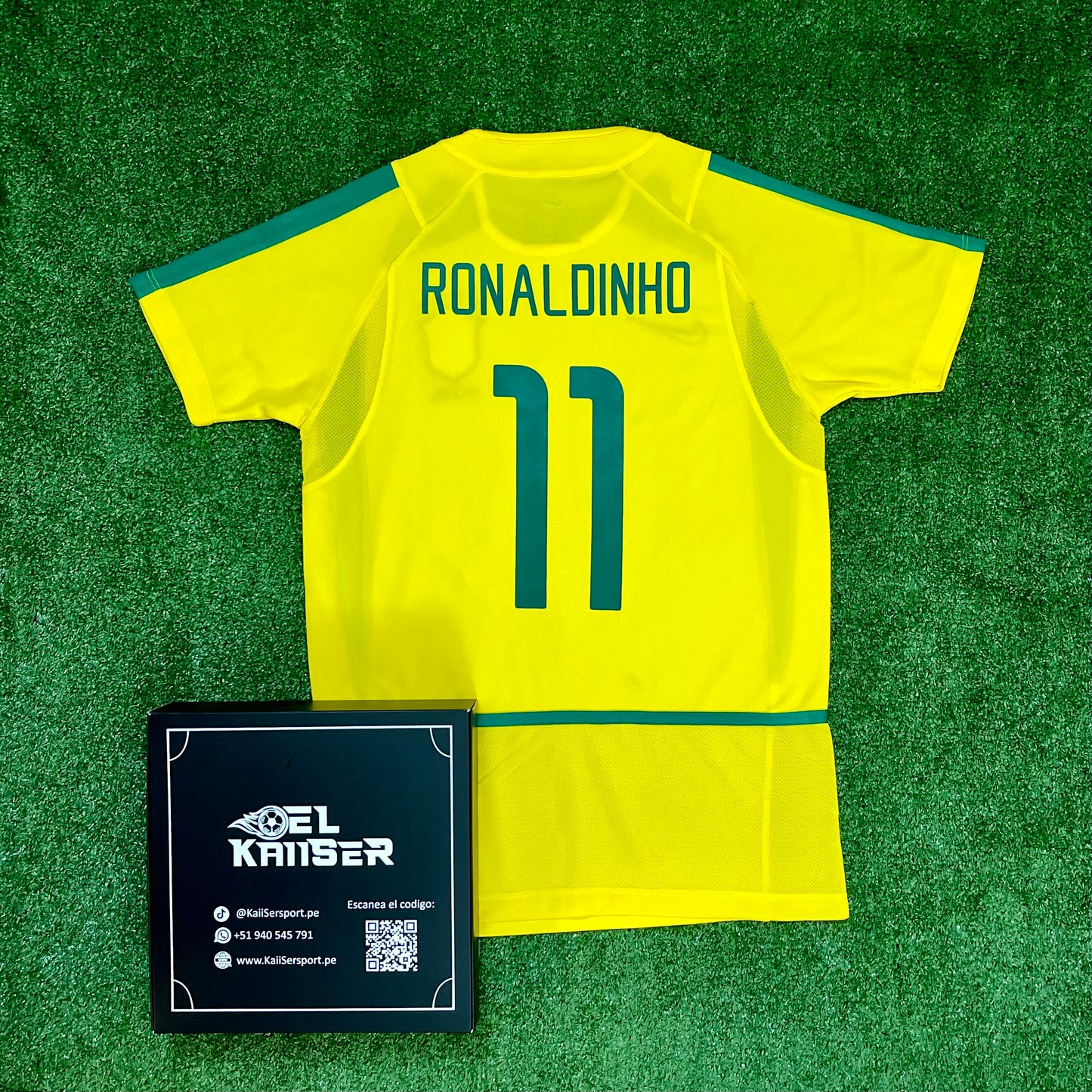 Camiseta Retro Manga Corta de Brasil 2002 - Oficial - Ronaldinho - 11