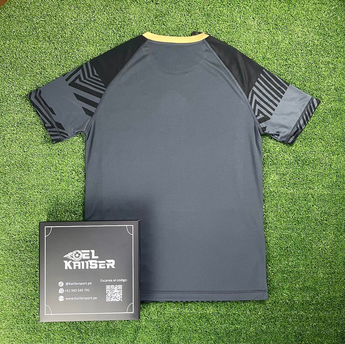 Camiseta Importada de Universitario 2024 - Hombre - Entrenamiento