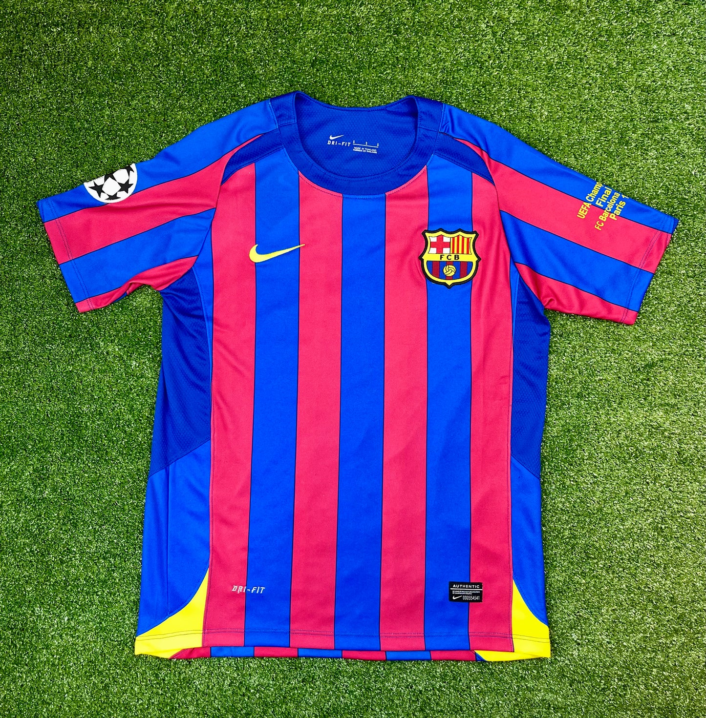 Camiseta Importada Retro del Barcelona FC  2005/06 - Ronaldinho