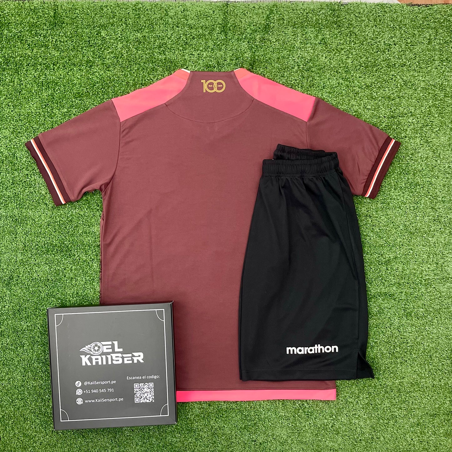 Conjunto Importado de Universitario 2024 - Alterna (Camiseta + Short)